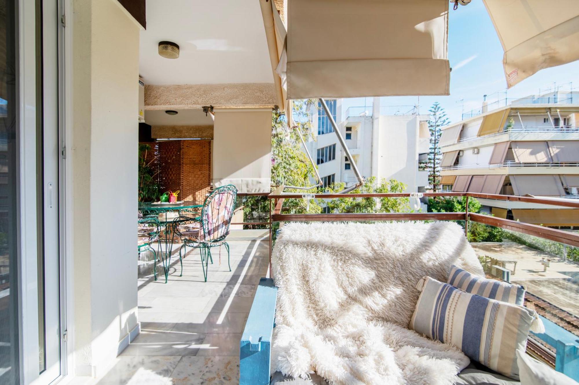 Michael'S Seaside Homely Apartment In Varkiza Exterior photo
