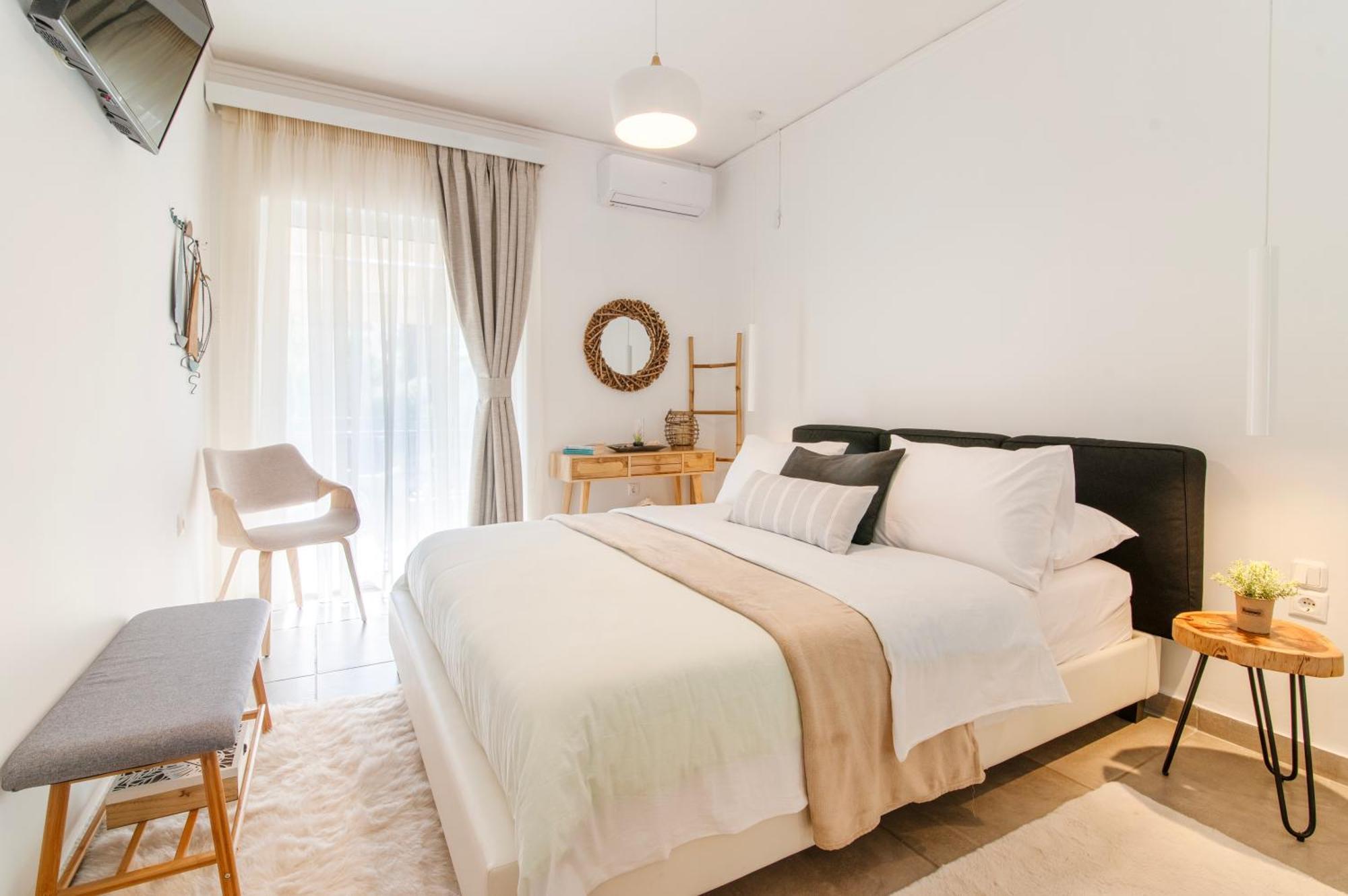 Michael'S Seaside Homely Apartment In Varkiza Exterior photo